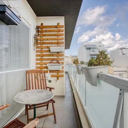 Apartment Ngh12 - Lovely, Spacious 2 Bedroom Apartment.