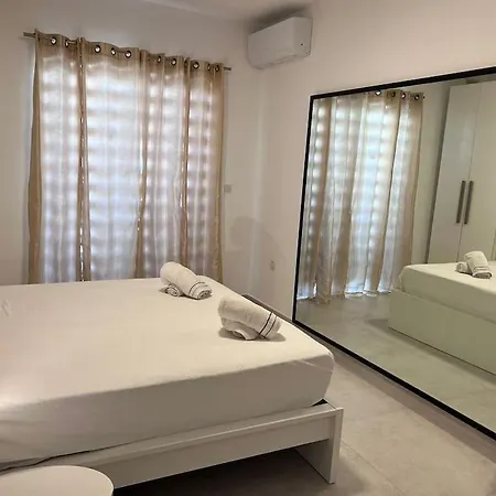 Apartment Ngh12 - Lovely, Spacious 2 Bedroom Apartment.