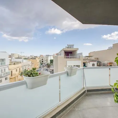 Ngh12 - Lovely, Spacious 2 Bedroom Apartment.